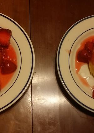 A picture of Taisen's vanilla pudding strawberry shortcake.