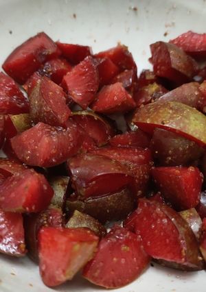 Hình của món Mận lắc muối tôm.