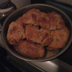 A picture of Pizza crescent rolls.