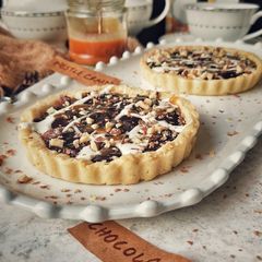 A picture of Salted caramel tart.