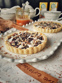 A picture of Salted caramel tart.