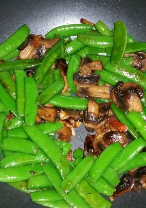 A picture of Stir-fry Sugar Snap Peas & Mushrooms.