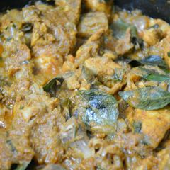 A picture of Chicken Curry.