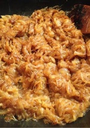 A picture of Caramelized Onions.