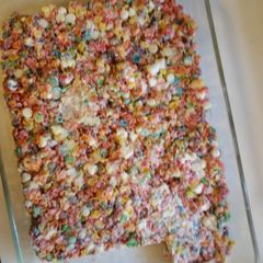 A picture of Fruity pebble treats.