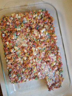 A picture of Fruity pebble treats.