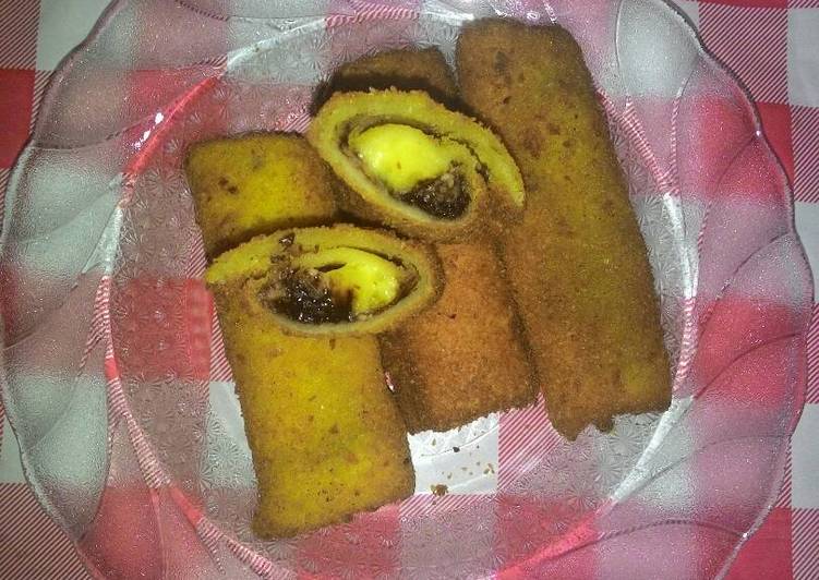 roti goreng pisang cokelat keju