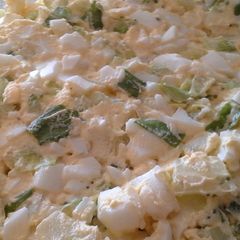 A picture of Lettuce & Egg Salad.