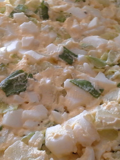 A picture of Lettuce & Egg Salad.