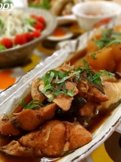 A picture of Sweet & Salty Yellowtail with Daikon Radish.