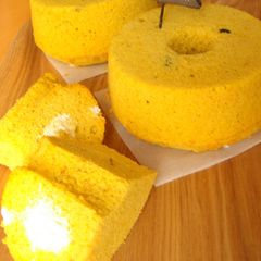 A picture of Cream Filled Little Kabocha Squash Chiffon Cakes.