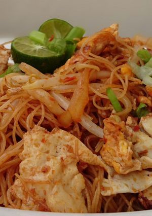 A picture of Spicy Vegetarian Noodle.