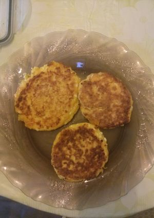 A picture of Cheese pancakes with pumkin.