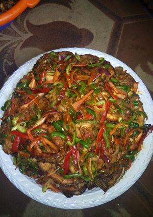 A picture of Soyayyar kaza da kayan lambu.