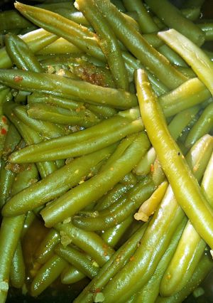 A picture of Cajun Green Beans.