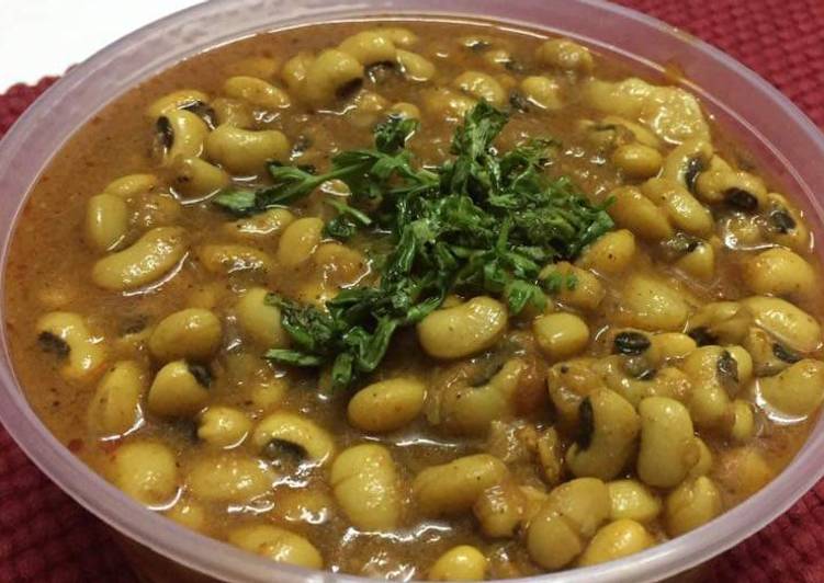 Simple Way to Make Any-night-of-the-week Masala white kidney beans