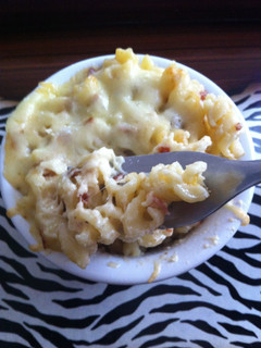 A picture of Caramelized Onion & Bacon Mac & Cheese.