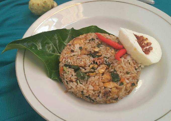 Resep: Nasi Goreng Daun Mengkudu Enak Terbaru