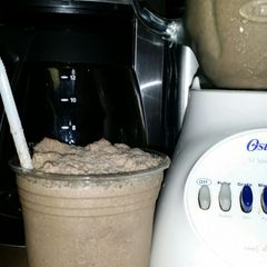 A picture of Oreo, cinnamon, nutmeg and vanilla frappechino (amazing I promise).