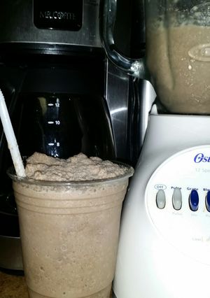 A picture of Oreo, cinnamon, nutmeg and vanilla frappechino (amazing I promise).
