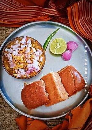 A picture of Spicy and Tasty Kolhapuri Misal Paav.