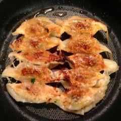 A picture of Gyoza Dumplings with Alpine Leek.