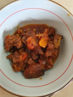 Hình của món Thịt bò sốt vang.