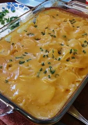 A picture of Creamy Bacon Scalloped Potatoes.