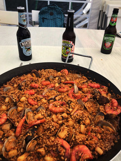 Una foto de Paella de marisco