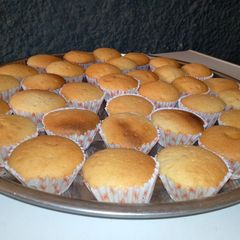 A picture of Vanilla cupcakes.