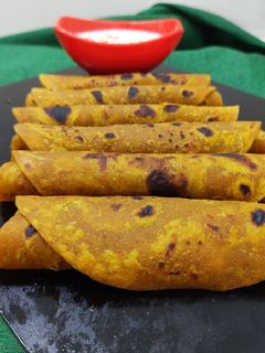 દૂધી ના થેપલા (Dudhi Thepla Recipe in Gujarati) રેસીપી મુખ્ય ફોટો