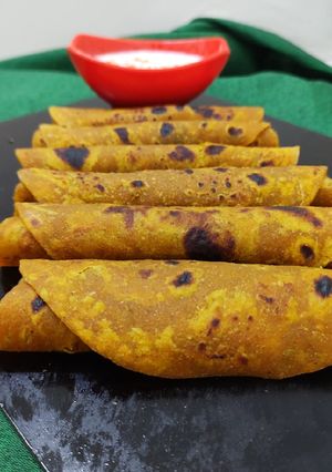 દૂધી ના થેપલા (Dudhi Thepla Recipe in Gujarati) રેસીપી મુખ્ય ફોટો