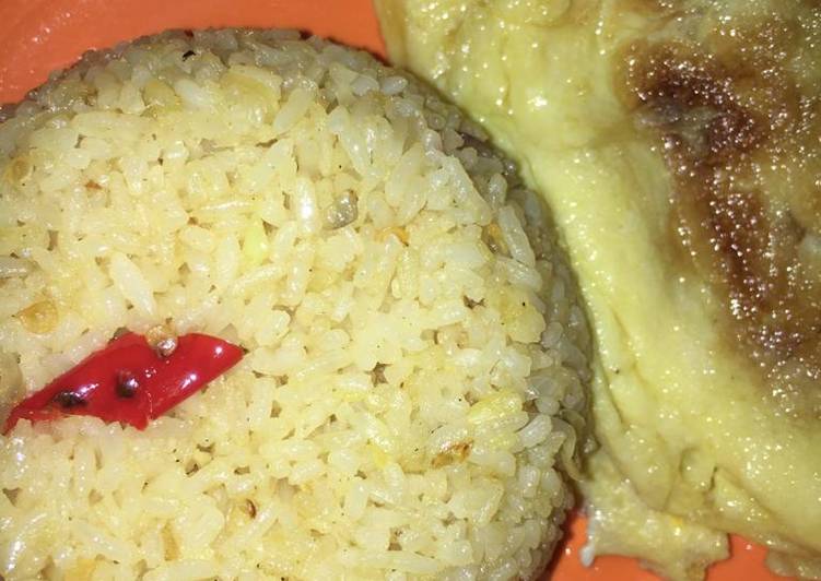 Buat Hidangan Nasi  Goreng  Mentega  Telur Dadar Keju  