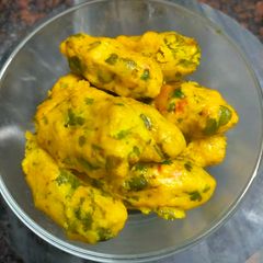 A picture of Cornmeal Muthiya.
