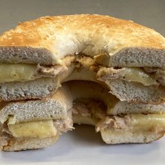 A picture of Deany's bagel tuna melt.