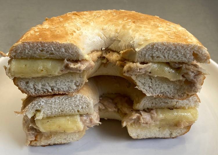 Recipe of Favorite Deany’s bagel tuna melt