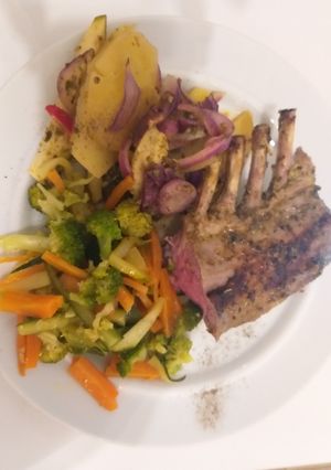 Una foto de Costillas de cordero, termino medio