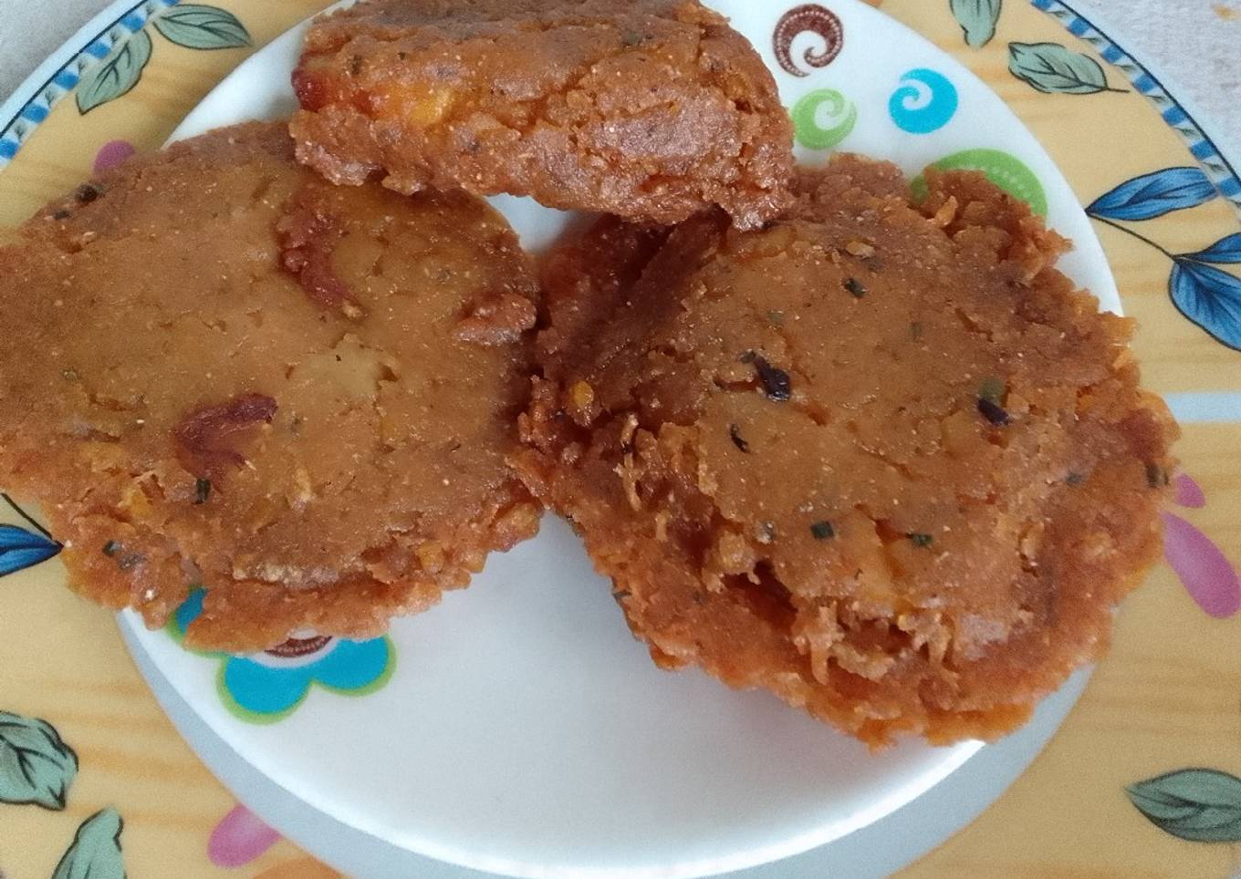 Mini empanadas de plátano verde rellenas con queso