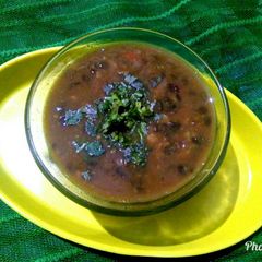 A picture of Black urad daal.