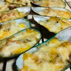 A picture of Three Cheese Baked Mussels.