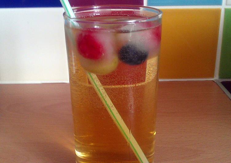 Vickys Fruit Juice Fizz, GF DF EF DF NF