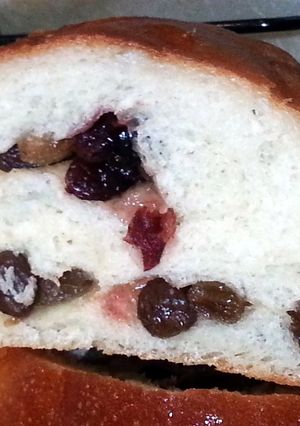 A picture of Raisin Bread.