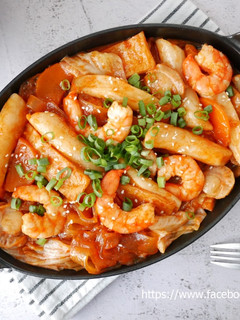 韓式海鮮辣炒年糕_電鍋料理 的食譜成品照片