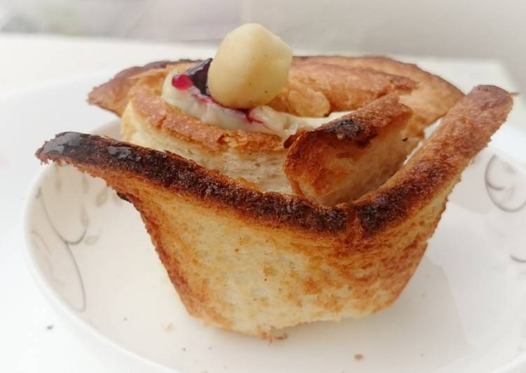 Recipe of Favorite Mozarella Cheese And Blueberry Jam With Macadamia Flower Bread
