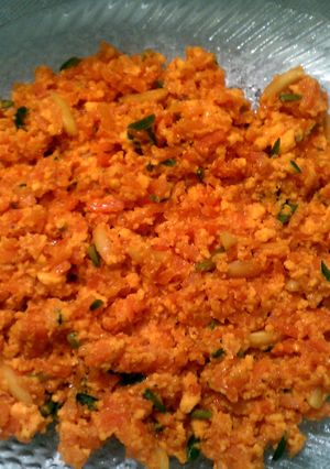 A picture of carrot sweet dish ghajar ka halwa.