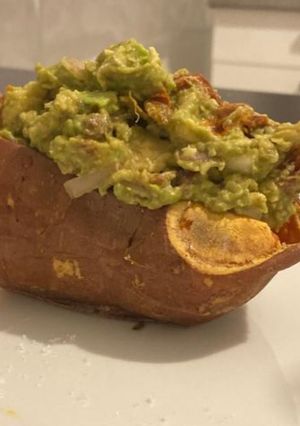 Une photo de Patate douce rôtie à l'avocat