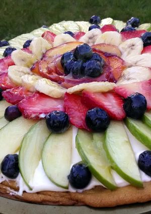 A picture of Fruit Pizza.