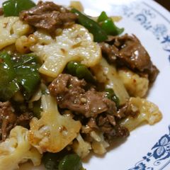 A picture of Chinese-style Stir-fried Cauliflower.