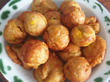 Cekodok Pisang (Banana Ball)