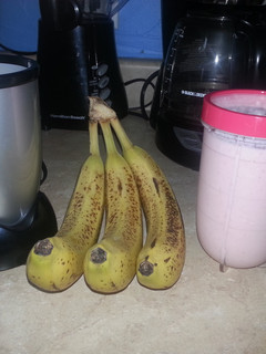 A picture of Strawberry banana smoothie.